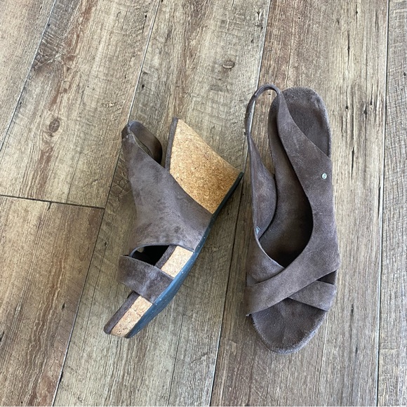 Ugg Australia Hazel brown suede cork wedge sandals size 8 - Picture 3 of 12